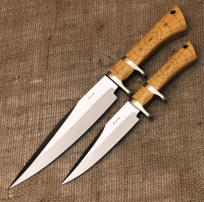 Colin Cox Pair of "Black Widow" Sub-hilts in Driftwood Box - 3