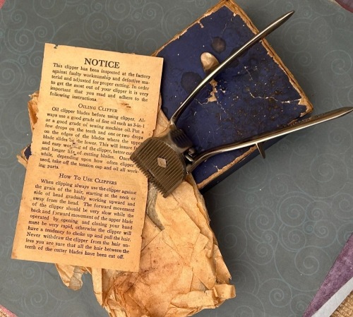 W.R. Case & Sons Algonquin Toilet Clippers
