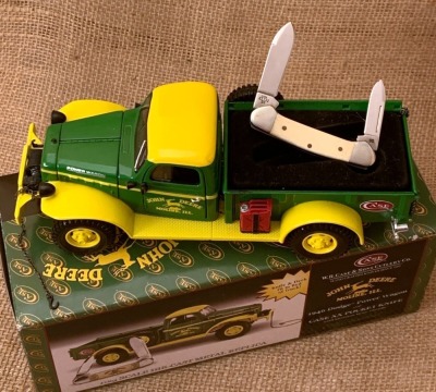 Case John Deer Die Cast 1946 Dodge Power Wagon and Bone Baby Butter Bean - 2