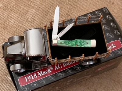 Case Die Cast 1918 Mack AC Bulldog and Green Bone Gunstock - 3