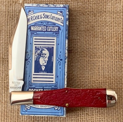 Case Classic Red Bone R61050 Coke Bottle Folding Hunter - 2