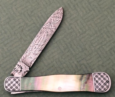 Mike Vagnino Black Lip Pearl Folder - 2