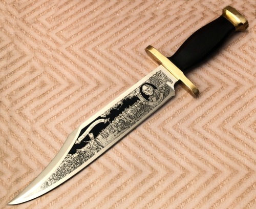 Aurum Etching Engraved Wood Handle Bowie