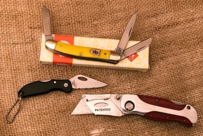 Kissing Crane Stockman, black lockback and a Craftsman Razor Knife
