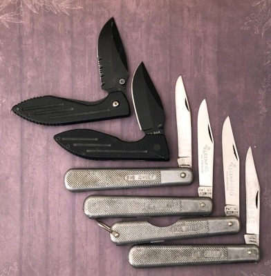 Six Folders; Two Ka-Bar and Four Queen Big Chiefs