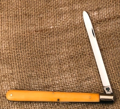 Case 9 Dot Yellow Handle Melon Tester