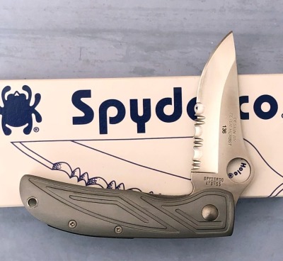 Spyderco HERBST* MultiPar bidding. See Lot 450 for details