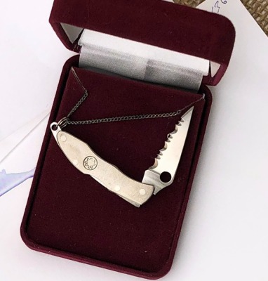 Spyderco Mini Police Necklace* MultiPar bidding. See Lot 450 for details