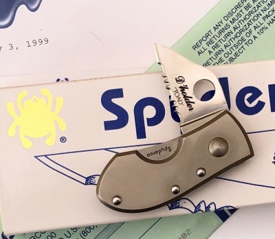 Spyderco TOAD D' Holder* MultiPar bidding. See Lot 450 for details