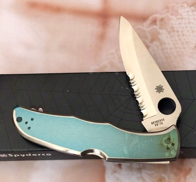 Spyderco Endura Metal* MultiPar bidding. See Lot 450 for details