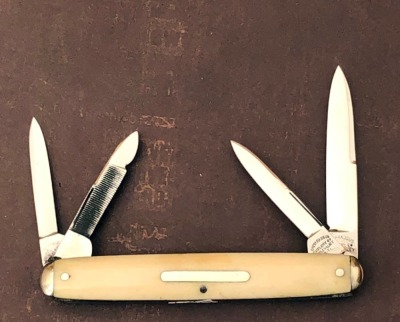 Cattaraugus Exhibition Bone Four Blade