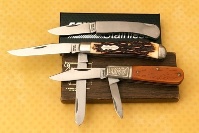 Three Schrade USA SS30, 285UH and 206