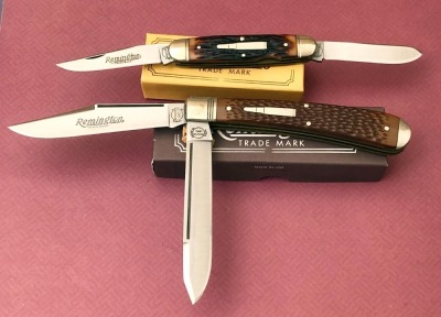 Pair of Remington Bullet Knives R293 & R4466