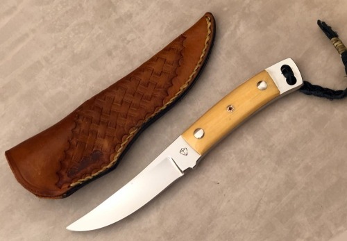 Jerry Thomas Scrimmed Micarta Hunter