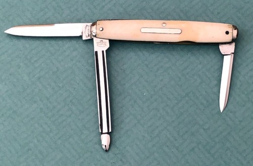 Cattaraugus Exhibition Bone Pen Manicure