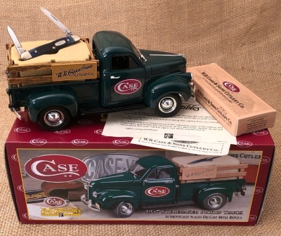 Case Die Cast 1947 Studebaker Pickup with a 6201 Navy Blue Bone Pen