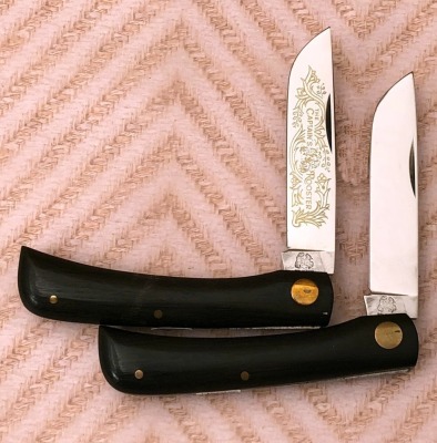 Pair of Fight'n Rooster Wood Sodbusters