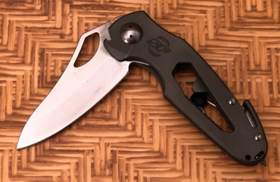 SureFire EW-04 Delta Titanium Frame lock