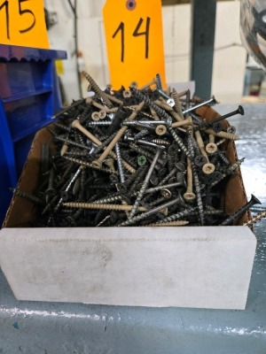 LOT MIXED SCREWS