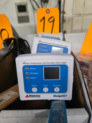 LOT MADGENET TEMP & HUMIDITY LOGGERS
