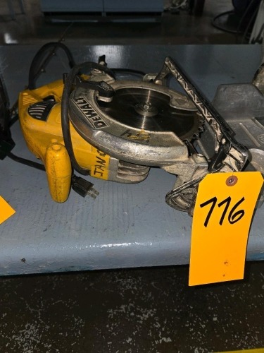 DEWALT SAW