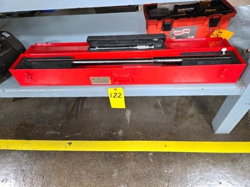 LOT HEAVY-DUTY TORQUE WRENCHES