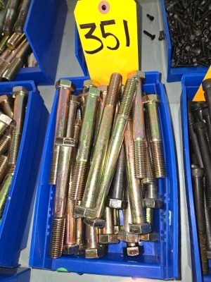 LOT HEAVY DUTY HOLD DOWN BOLTS