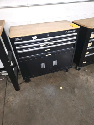 HUSKY ROLLING TOOL CABINET